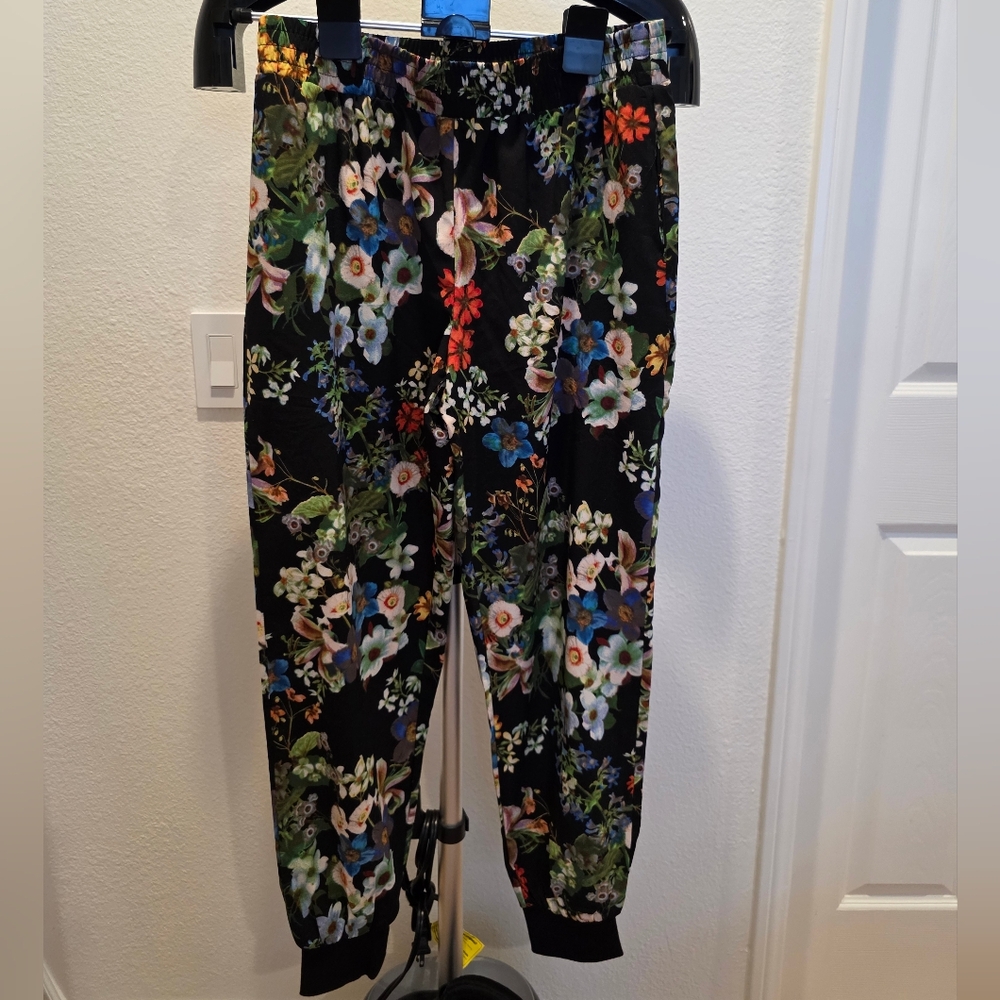 Socialite Floral Print Pants